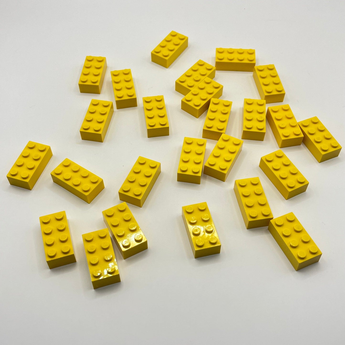 LEGO 2x4 Brick, Yellow, 25 Pieces (3001)