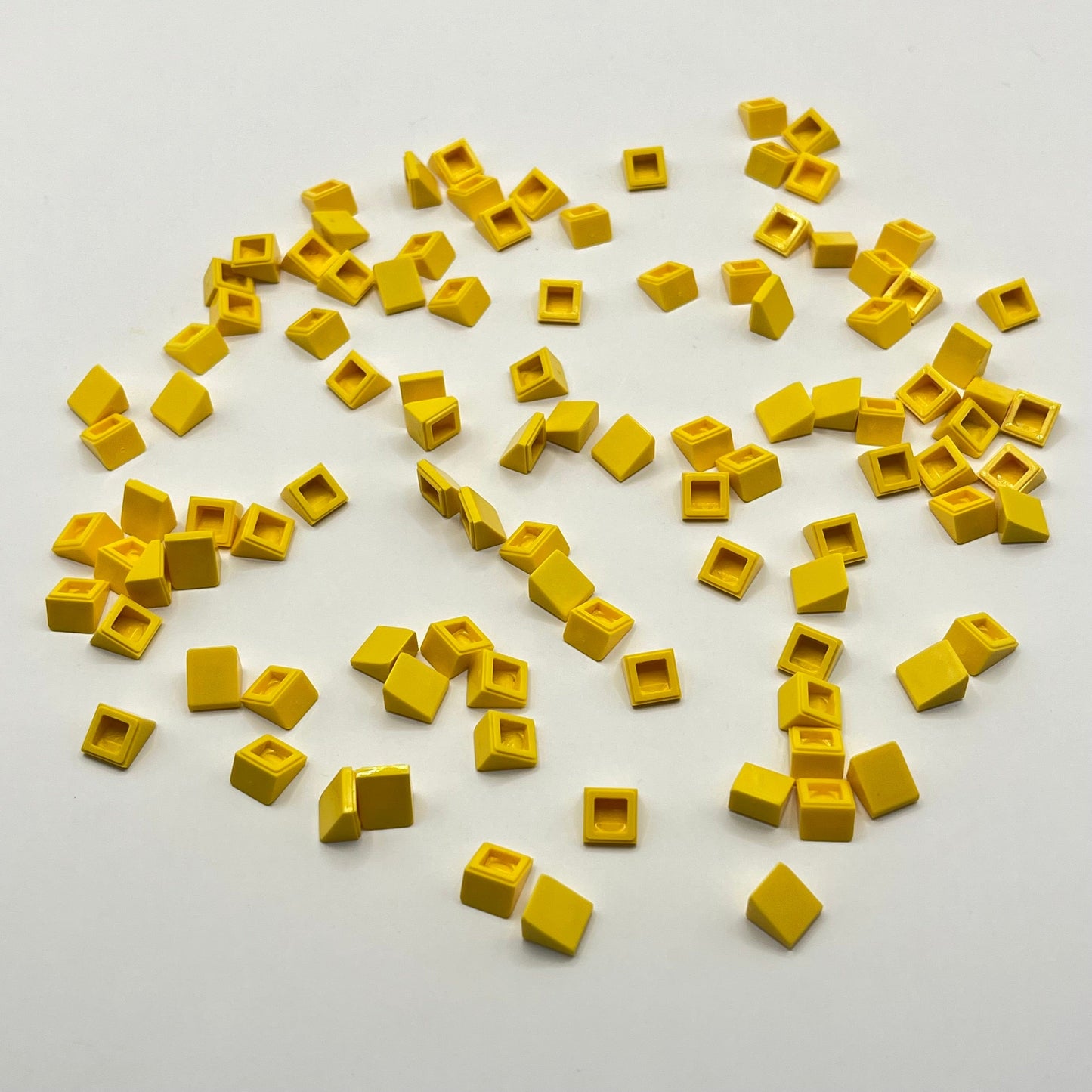 LEGO Yellow Cheese Slopes, 1x1, 100 Pieces