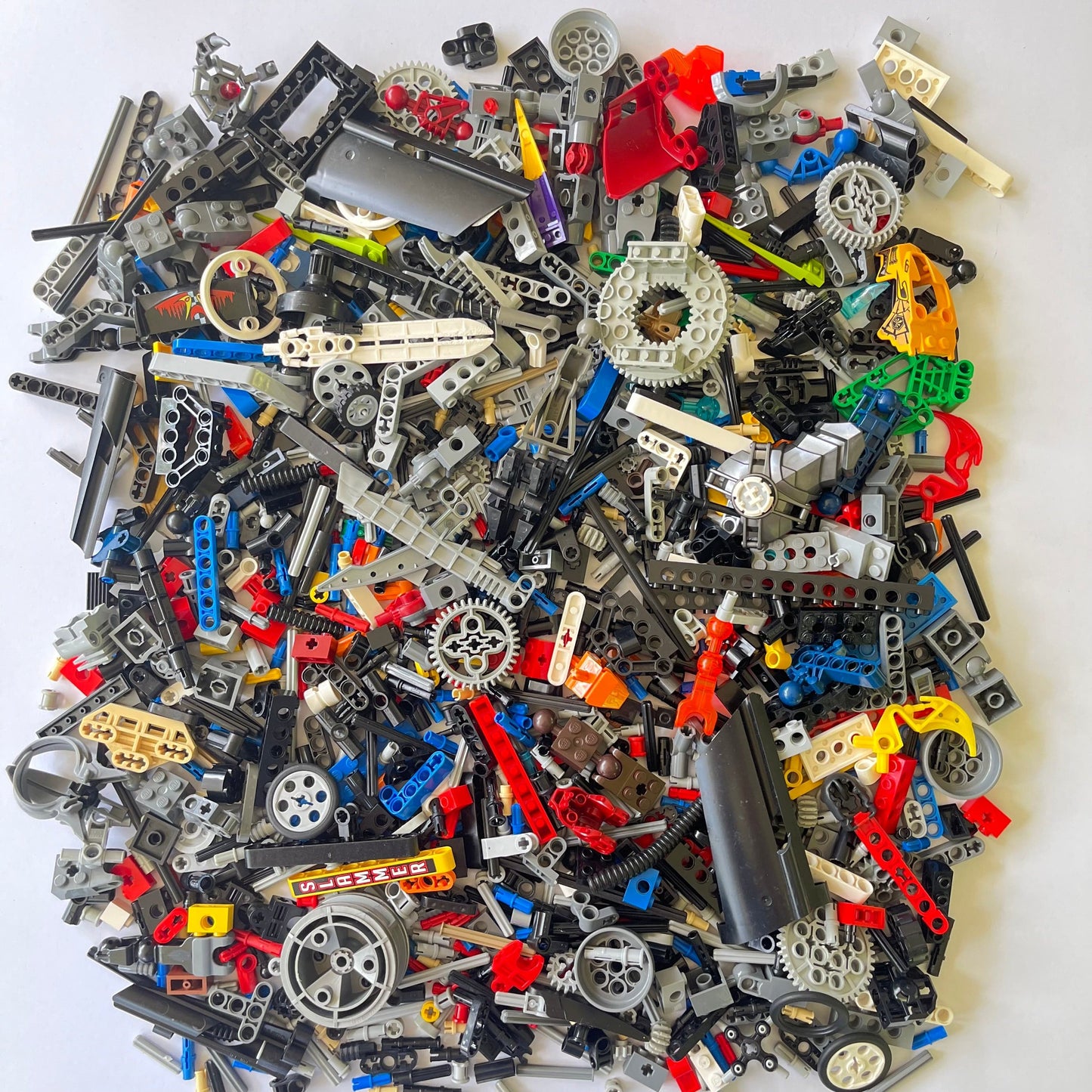 LEGO Technic and Bionicle, Mixed Colours Approx. 875g