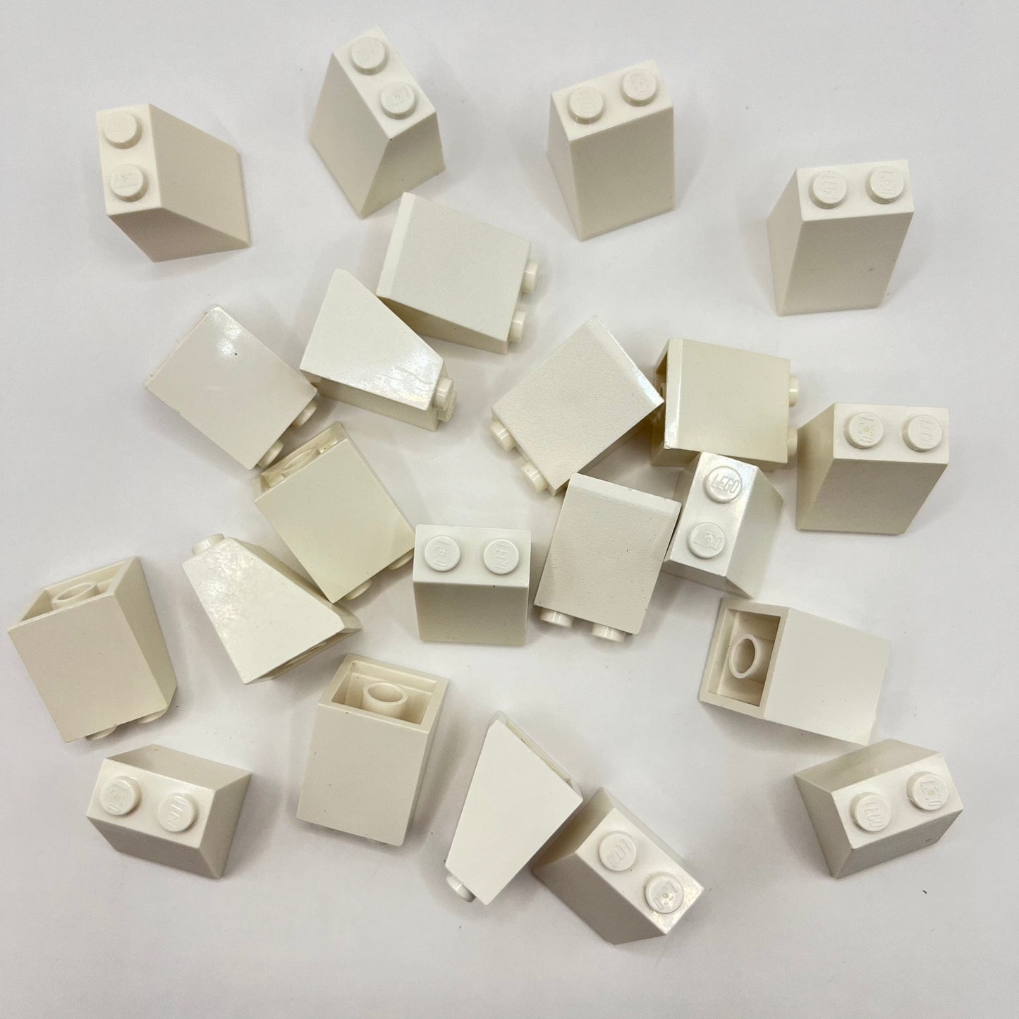 LEGO White, Slopes 2x2x2, Approx. 40g