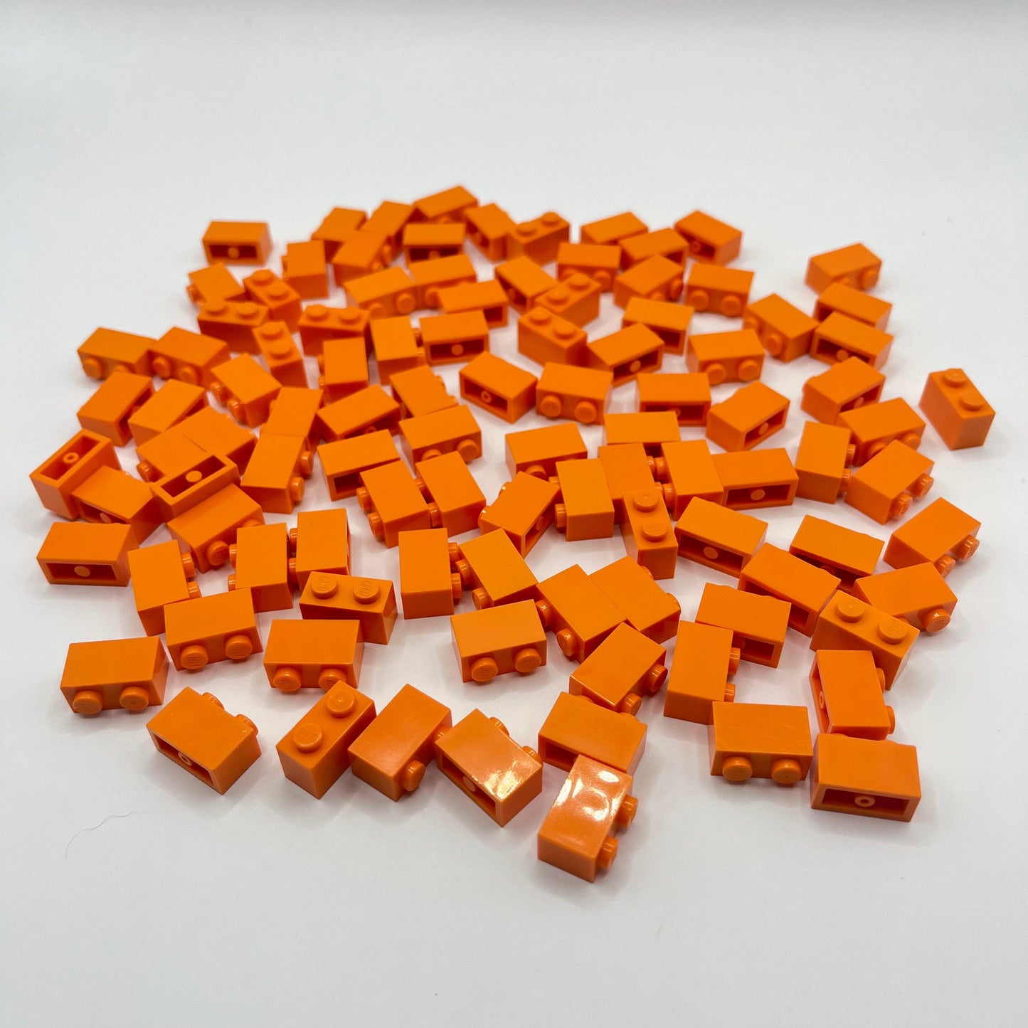 LEGO Orange Bricks, 1x2, 100 Pieces