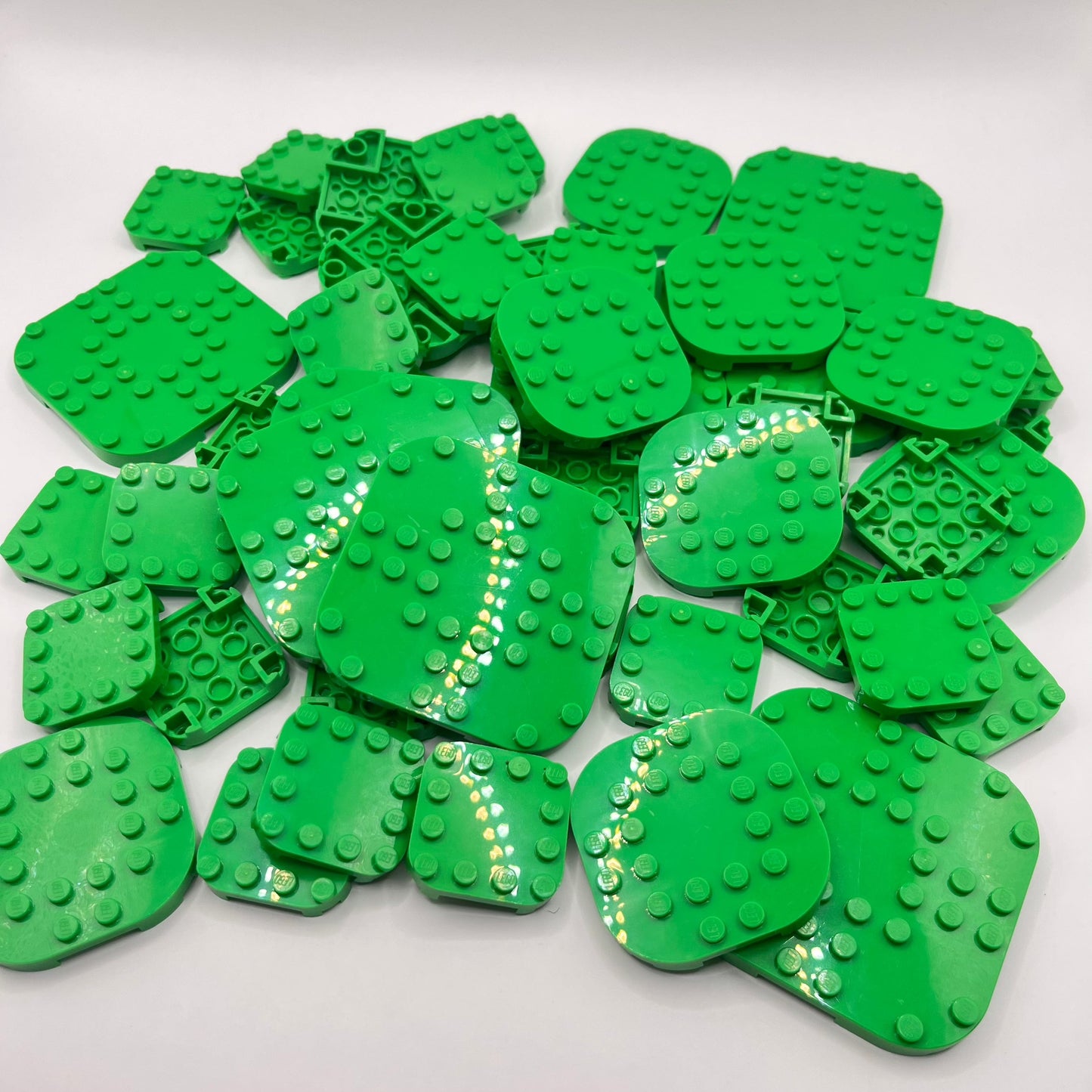 LEGO Bright Green, Rounded Plate, 50 Pieces