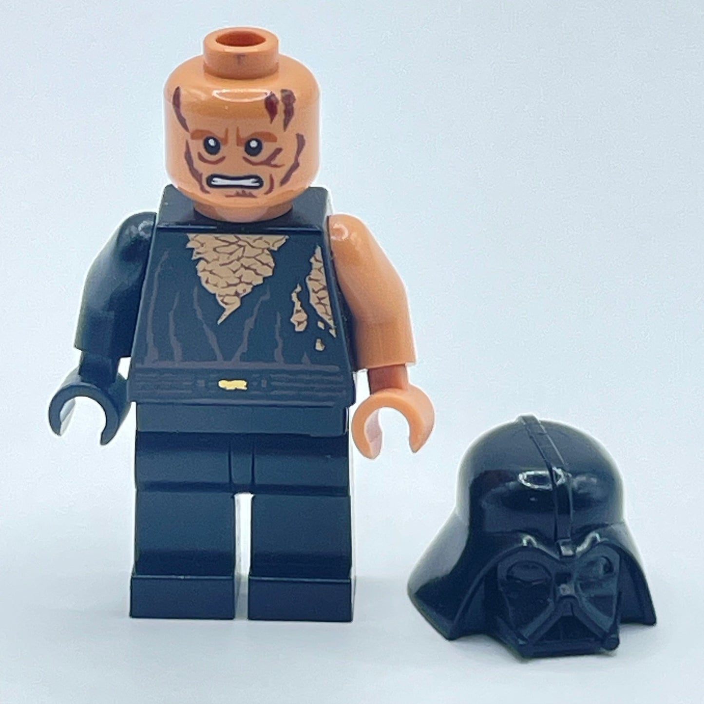 LEGO Anakin Skywalker - Battle Damaged with Darth Vader Helmet, Star Wars Minifigure (sw0283)