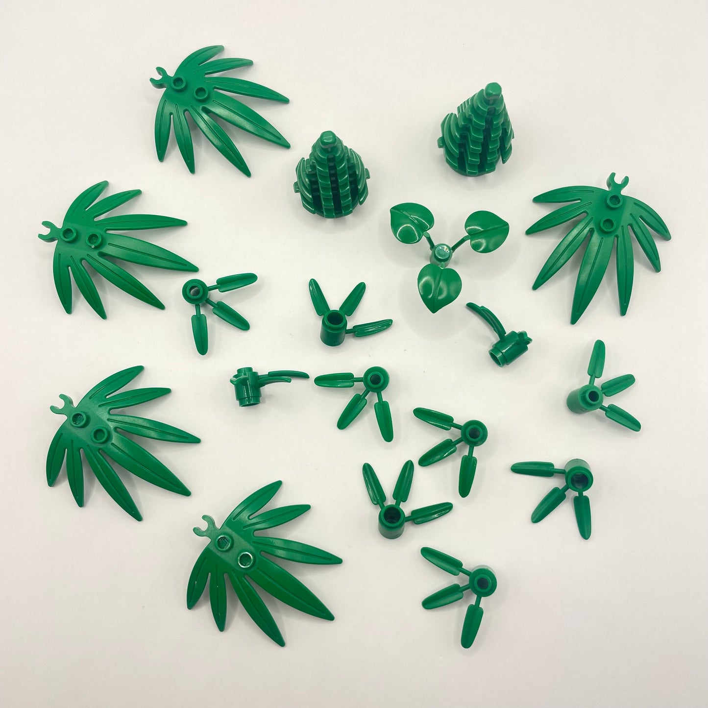 LEGO Plant Leaves and Pine Trees, Green, 18 Pieces