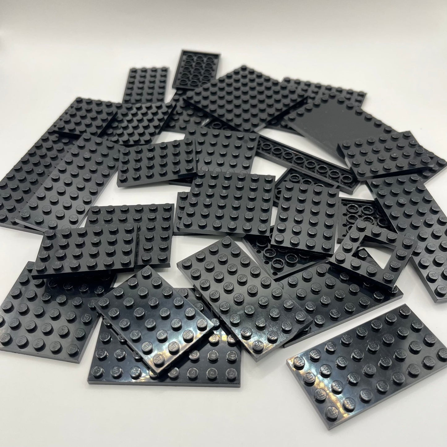 LEGO Black, Medium Plates, 30 Pieces