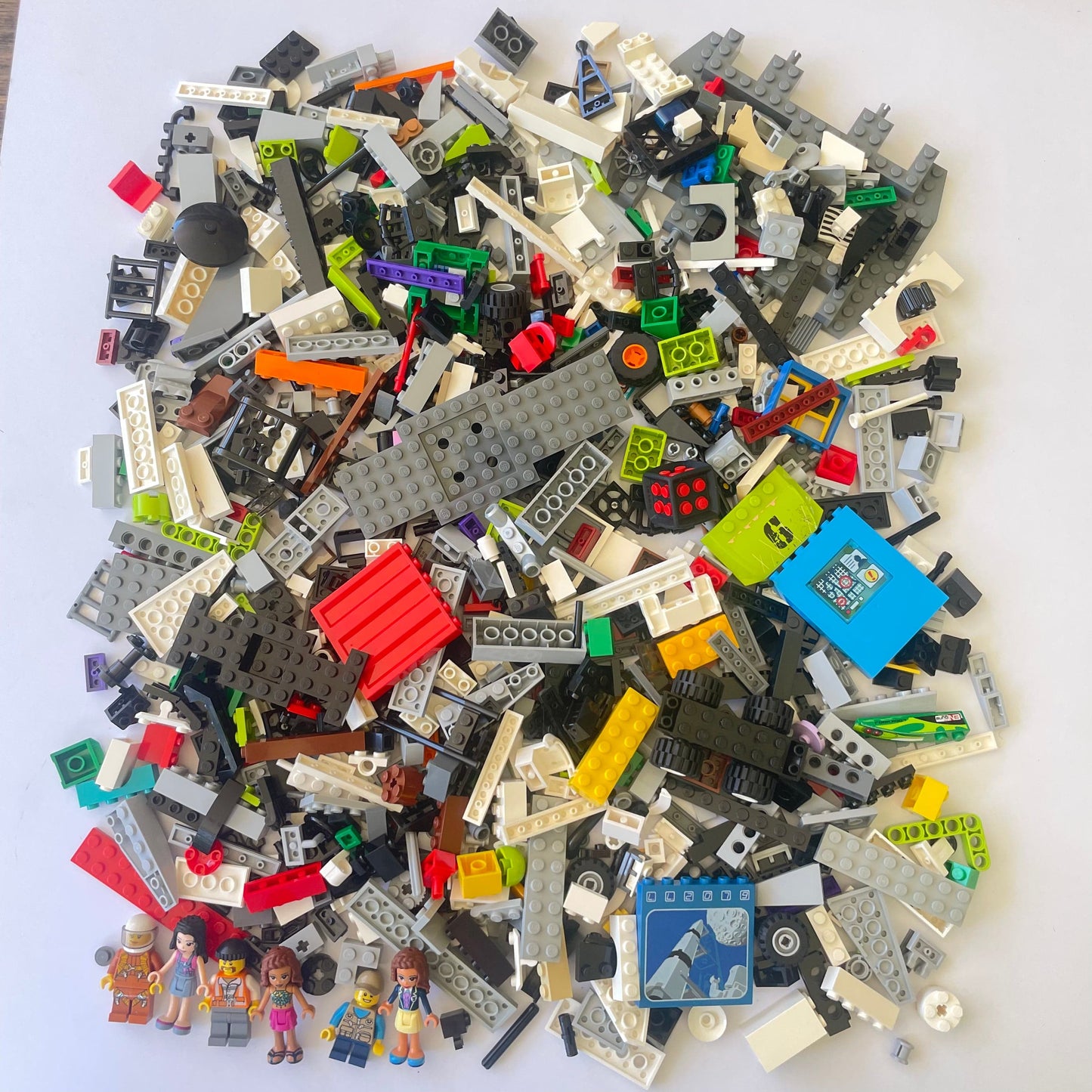 LEGO Fun Pack, Mixed Bag, Approx. 750g includes 6 Minifigures/Minidolls