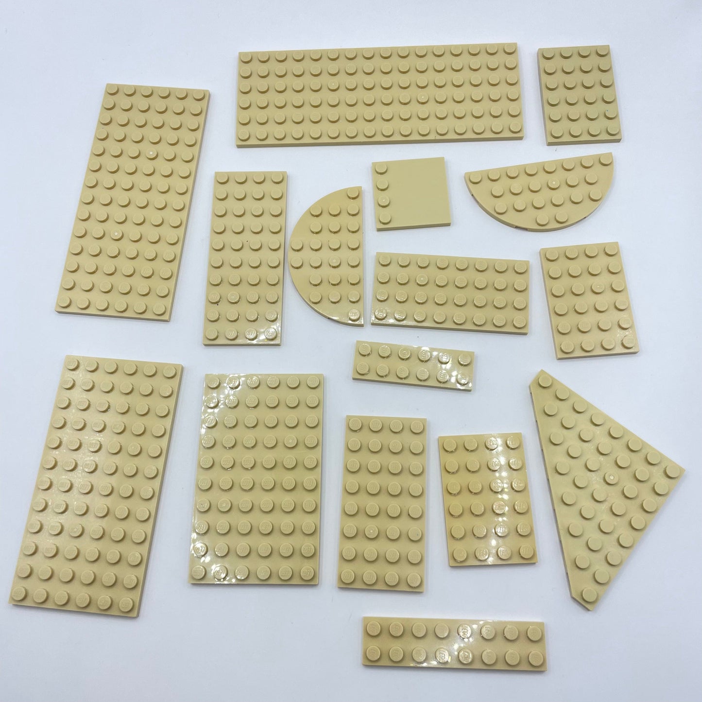 LEGO Plates, Tan, 16 Pieces